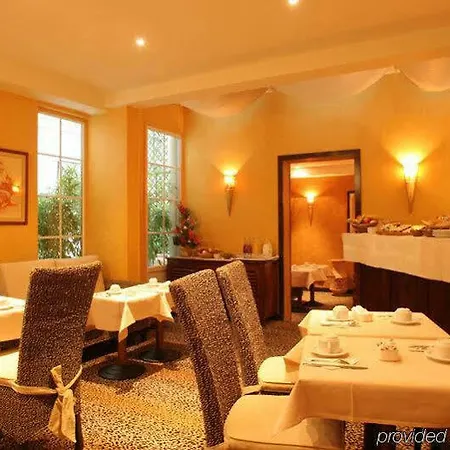 Acacias Etoile 3* Párizs