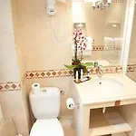 Hotel Acacias Etoile