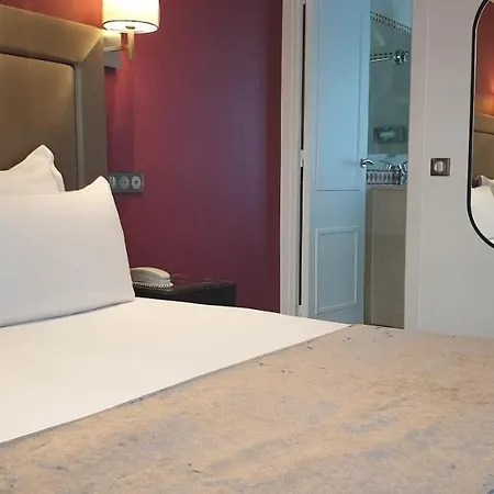 Acacias Etoile Hotel 3*