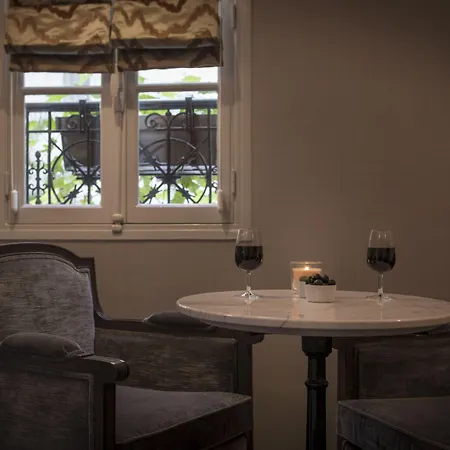 Acacias Etoile Hotel