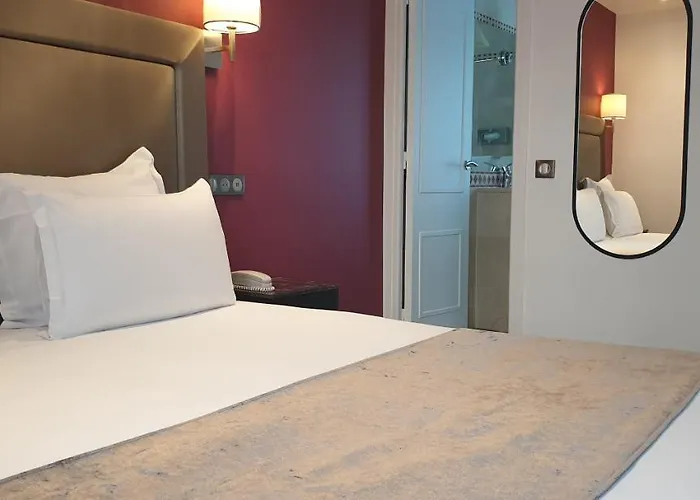 Acacias Etoile Hotel 3*