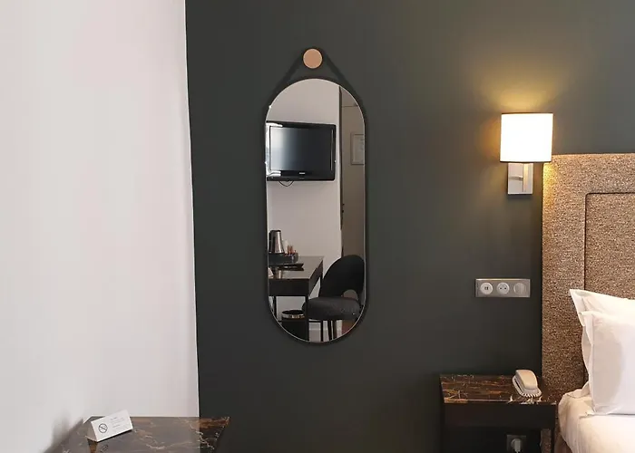 Acacias Etoile Hotel