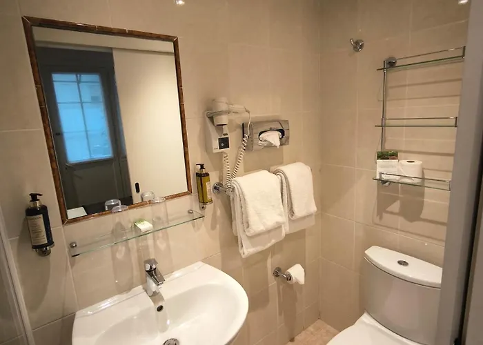 Acacias Etoile Hotel 3*