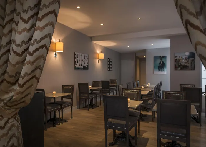 Acacias Etoile Hotel 3*
