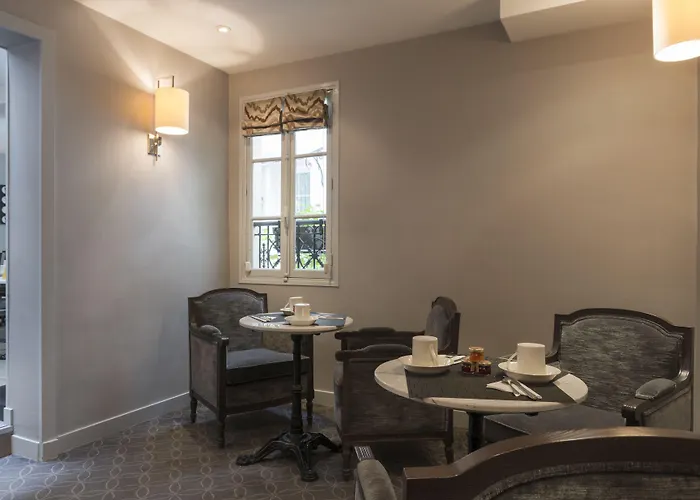 Acacias Etoile Hotel